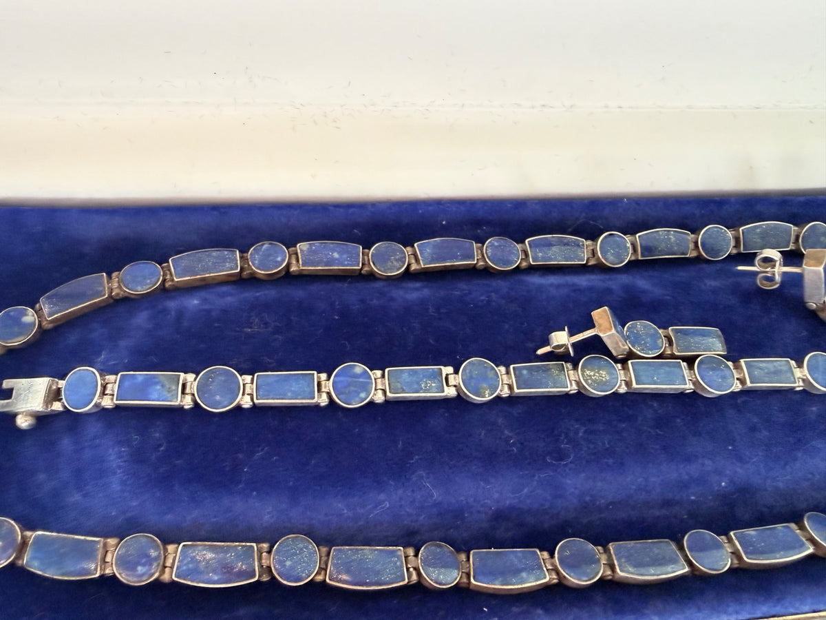 Matchande halsband armband och örhängen med lapis lazuli