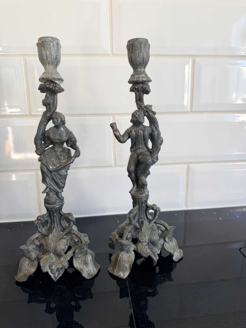 Figurativa dekorativa ljusstakar, detaljbild