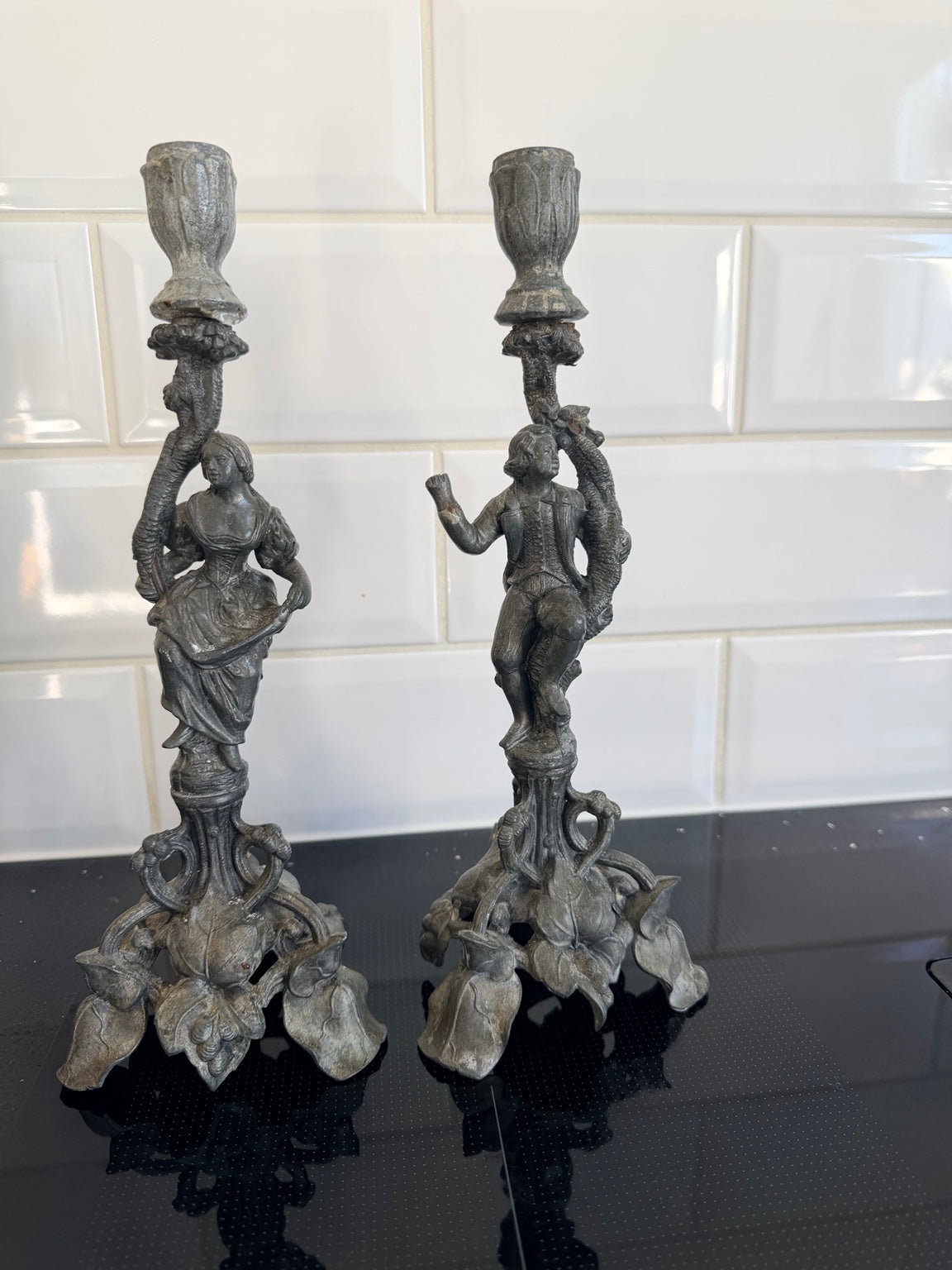 Figurativa dekorativa ljusstakar, detaljbild